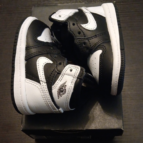 Jordan 1 Retro High OG (TD) Black and White Kids' Sneakers 3c NWBOX - Picture 7 of 10
